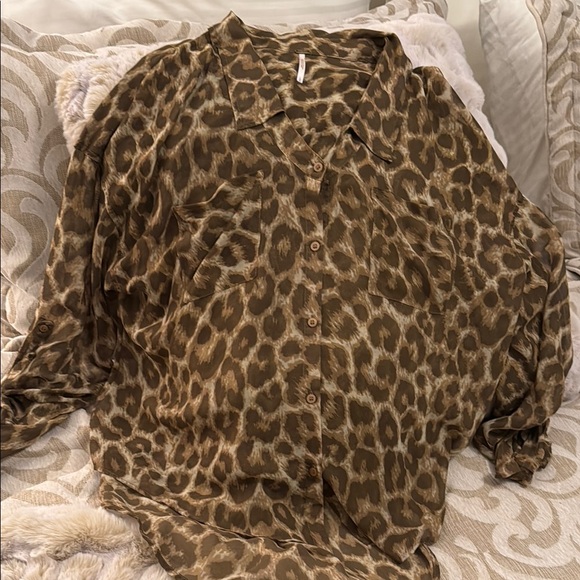 Free People Leopard Print Button-Up Blouse semi-sheer - Picture 1 of 3